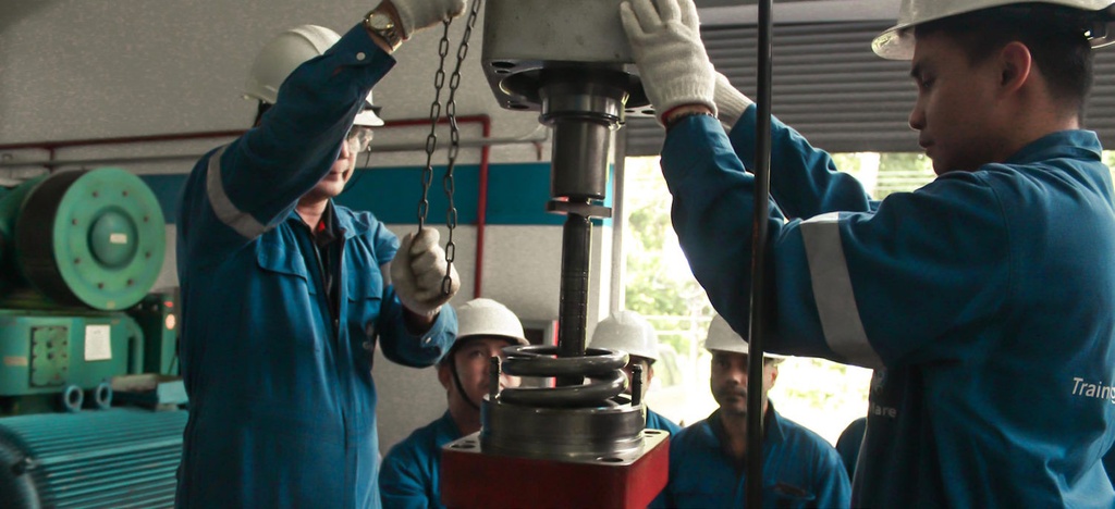 Operation Advanced Course UNIC Controlled X-Engines